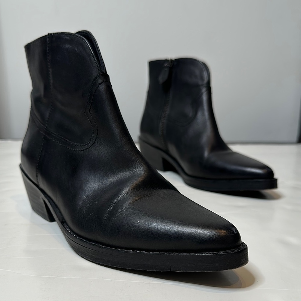 Black Pointy Toe Western Boots